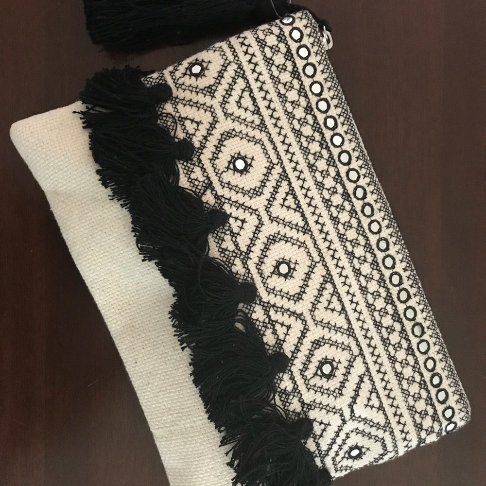 Shiraleah Chicago Zip Clutch Purse Pouch Black NEW - Picture 4 of 4